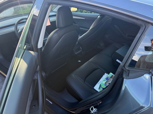 Used 2023 Tesla Model 3 Standard Range image 10