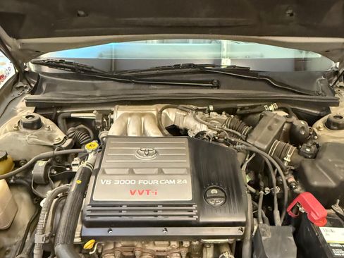 Used 2001 Toyota Avalon XL image 9