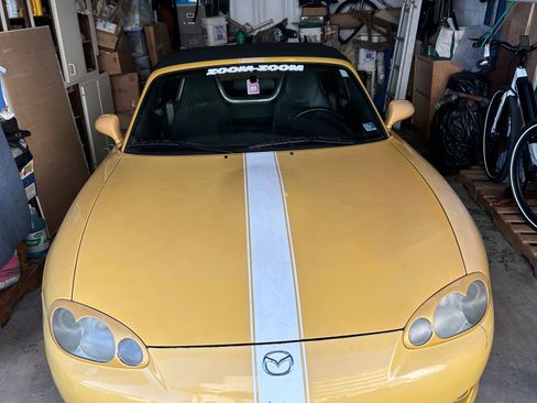 Used 2002 MAZDA MX-5 Miata SE image 2