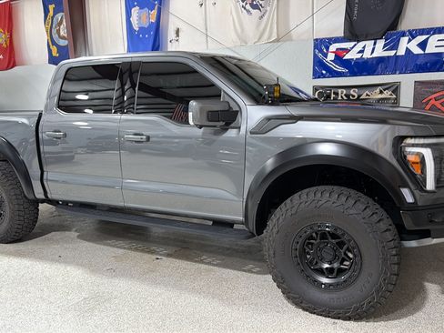 Used 2025 Ford F150 Raptor AWD/4WD image 9