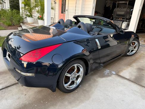 Used 2007 Nissan 350Z Grand Touring RWD image 5