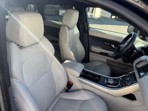 Used 2015 Land Rover Range Rover Evoque Prestige image 14