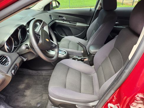 Used 2013 Chevrolet Cruze LT FWD image 8