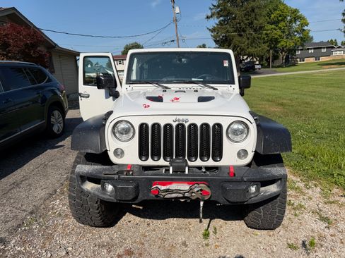 Used 2017 Jeep Wrangler Unlimited Rubicon AWD/4WD image 24