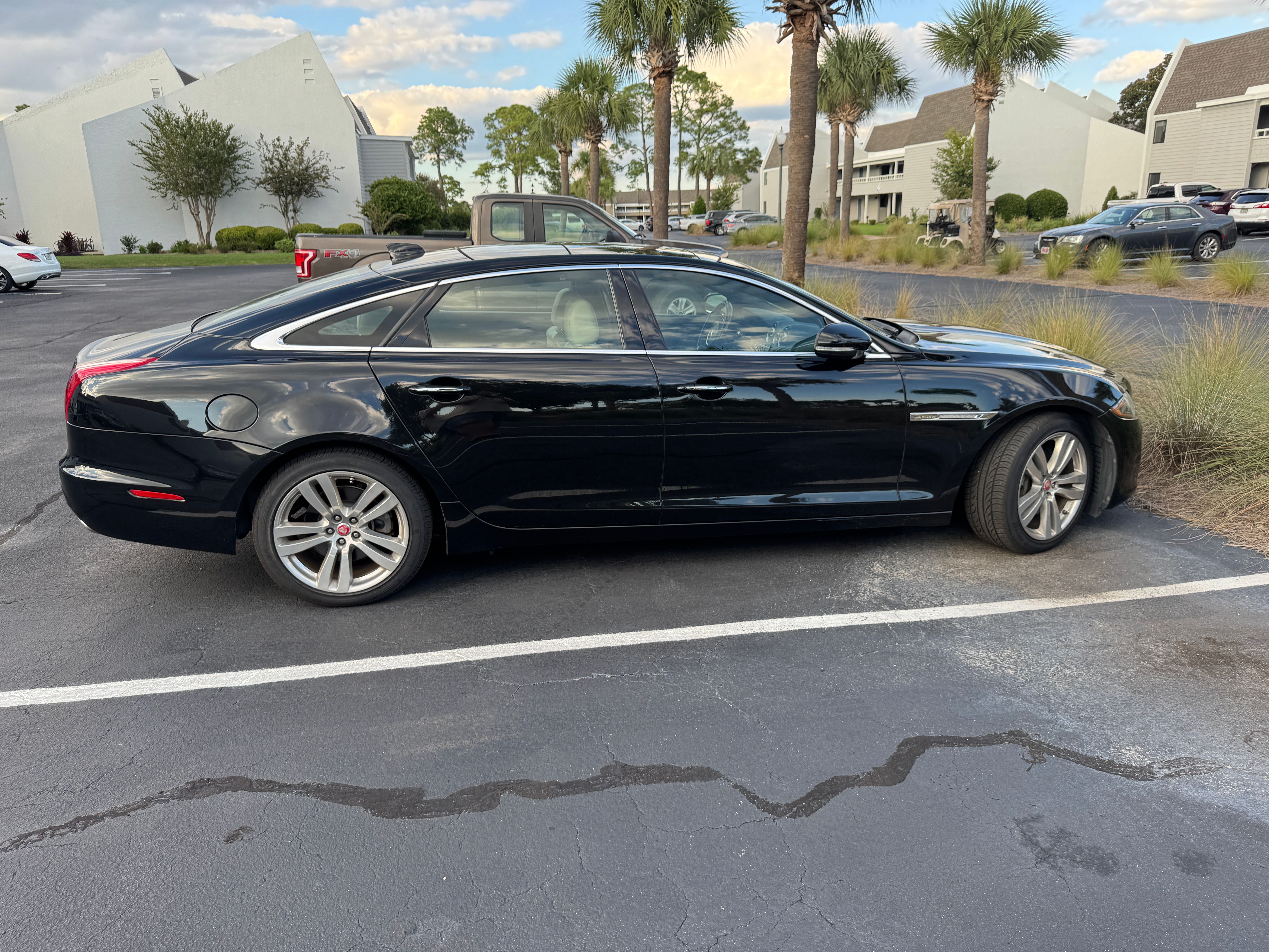 Used 2017 Jaguar XJ L Portfolio AWD/4WD image 15
