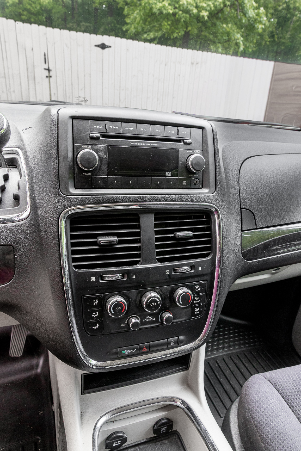 Used 2014 Dodge Grand Caravan SXT FWD image 14