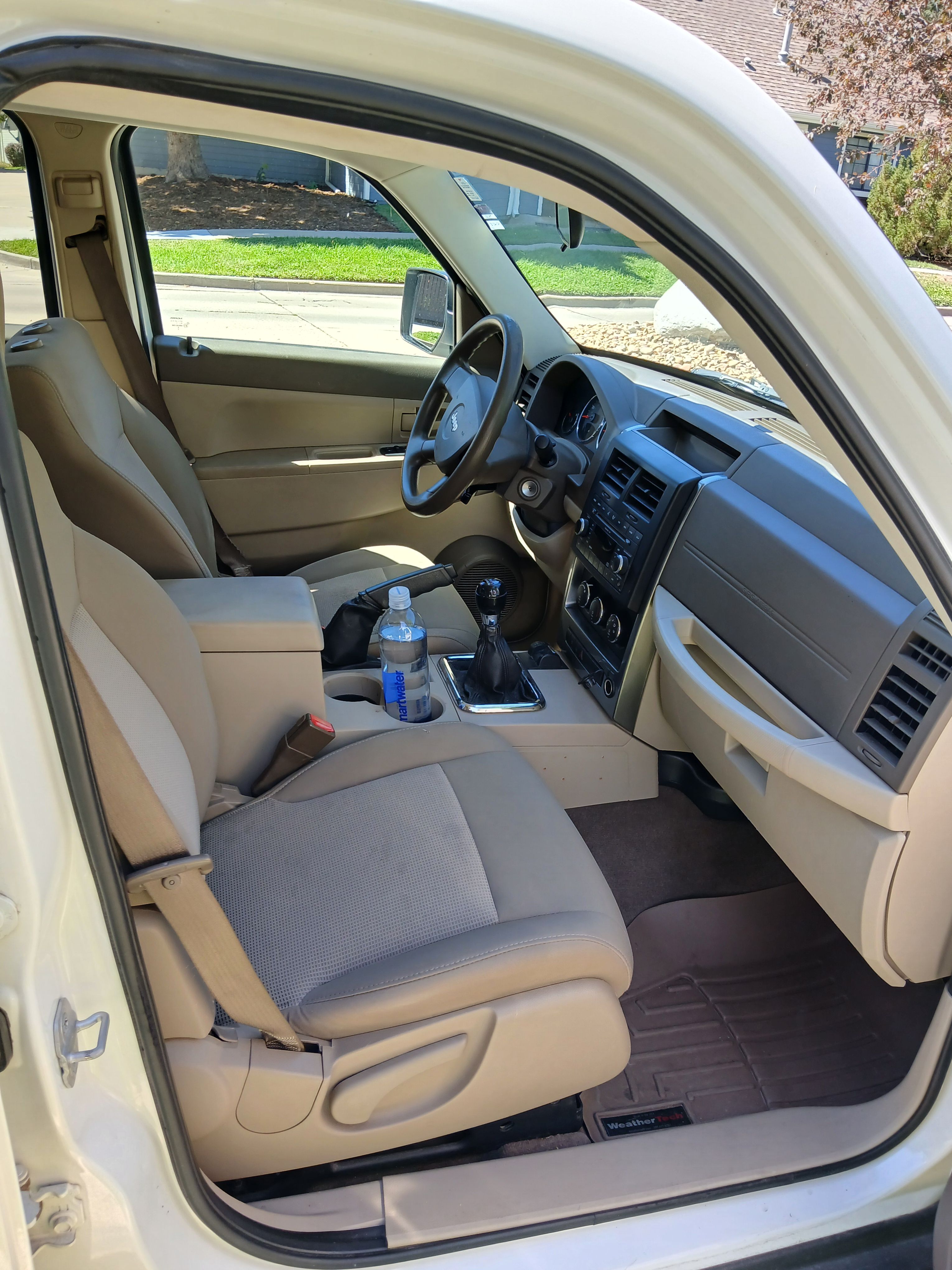 Used 2008 Jeep Liberty Sport w/ Popular Equipment Group AWD/4WD image 4