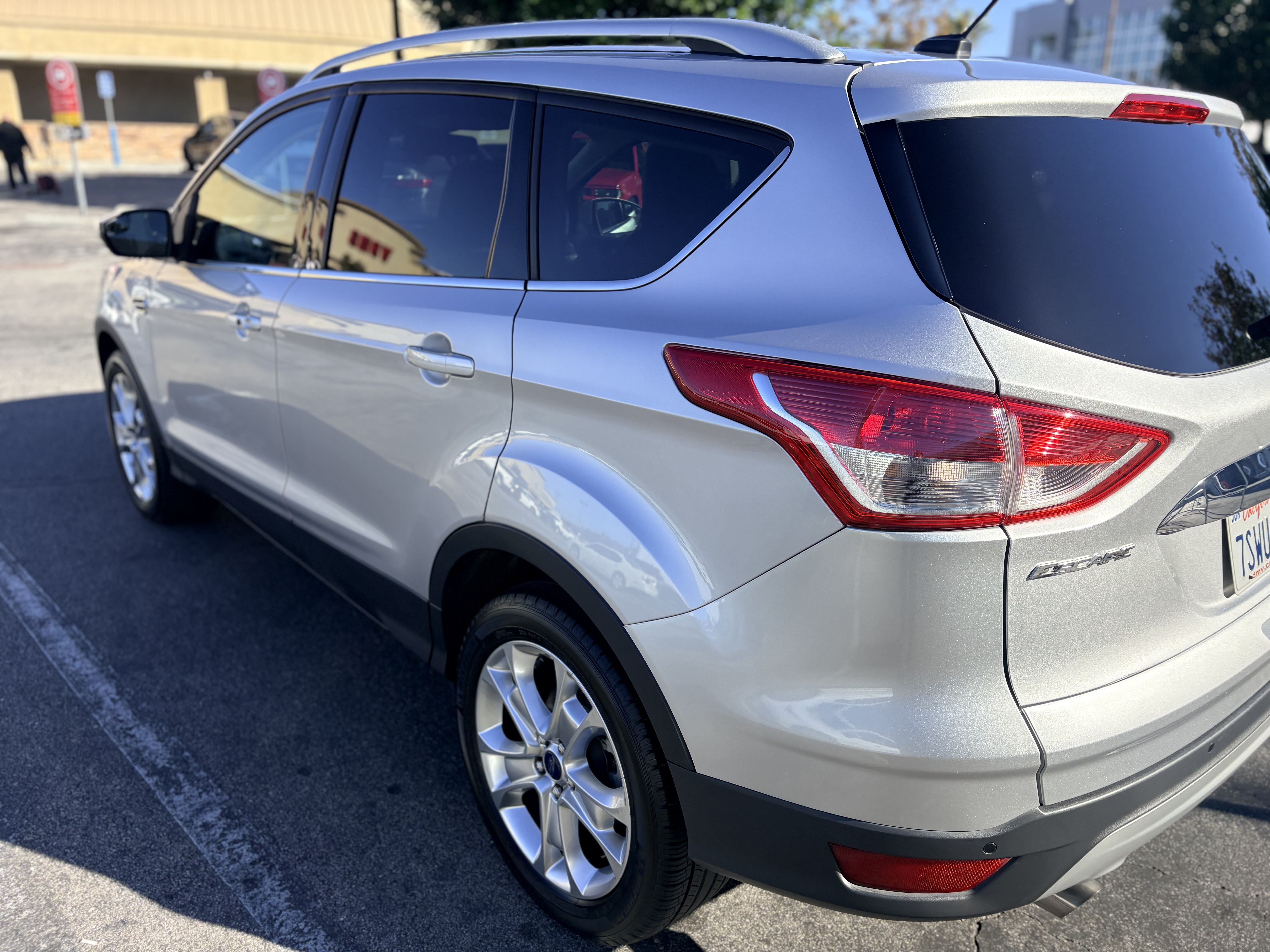 Used 2016 Ford Escape Titanium FWD image 2