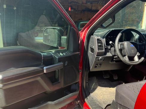 Used 2018 Ford F150 XLT w/ Equipment Group 302A Luxury image 14