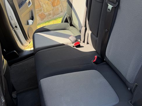 Used 2012 Chevrolet Captiva Sport LS FWD image 9