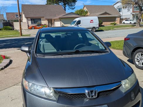 Used 2010 Honda Civic LX image 2