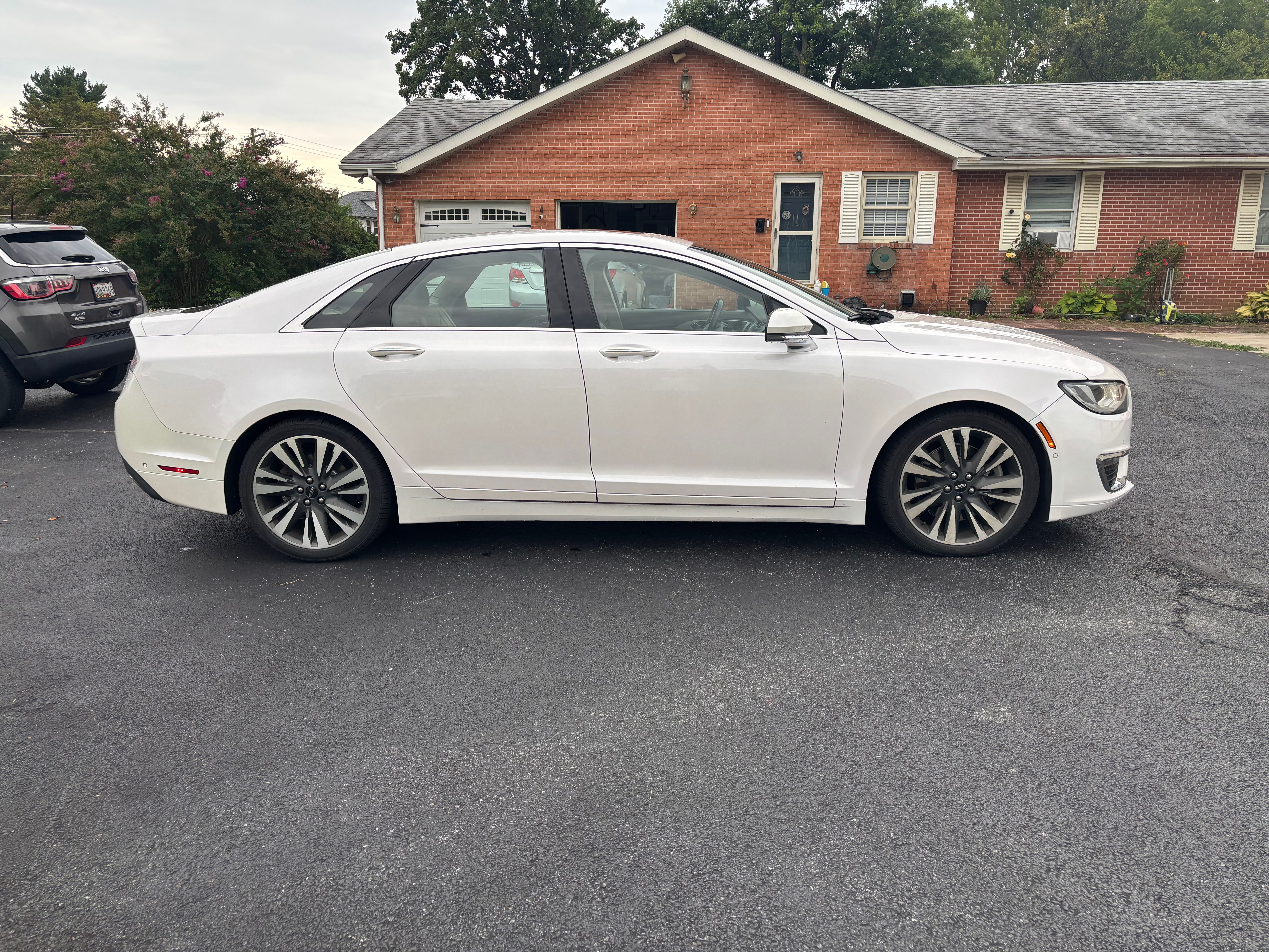 Used 2019 Lincoln MKZ Reserve AWD/4WD image 24