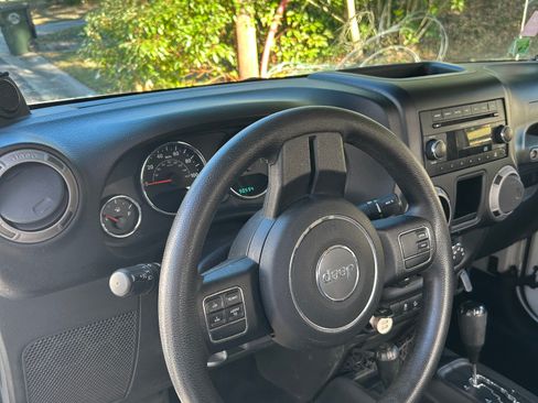 Used 2012 Jeep Wrangler Sport image 12