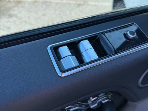 Used 2018 Land Rover Range Rover HSE image 26