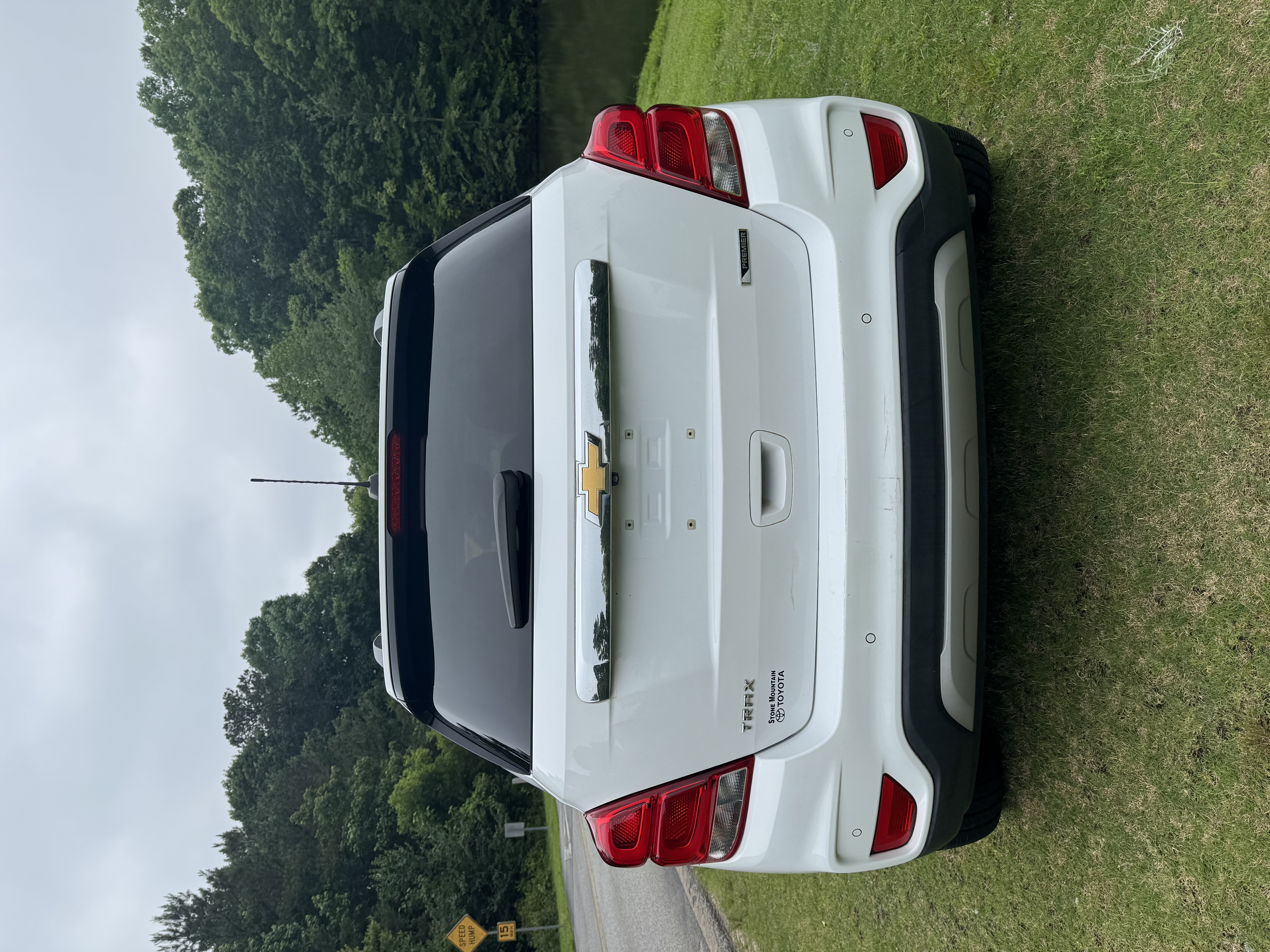 Used 2017 Chevrolet Trax Premier w/ Driver Confidence II Package FWD image 8