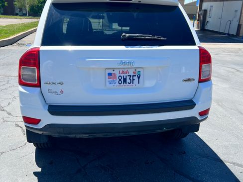 Used 2011 Jeep Compass 4WD image 2