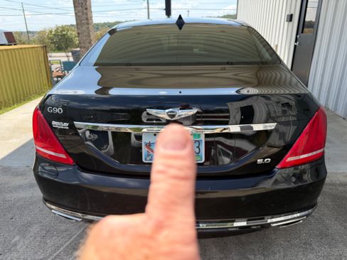 Used 2019 Genesis G90 5.0 Ultimate RWD image 2