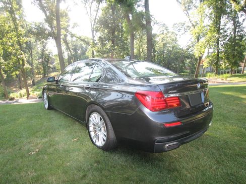 Used 2013 BMW 750Li xDrive AWD/4WD image 6