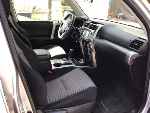 Used 2016 Toyota 4Runner SR5 image 10