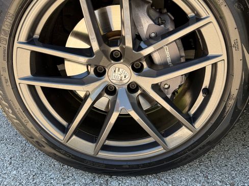 Used 2023 Porsche Macan Turbo image 13