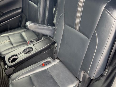 Used 2018 Toyota Highlander SE AWD/4WD image 16
