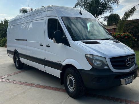 Used 2014 Mercedes-Benz Sprinter 2500 image 6