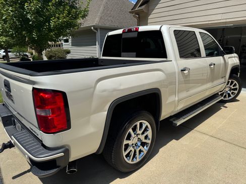 Used 2014 GMC Sierra 1500 Denali AWD/4WD image 18