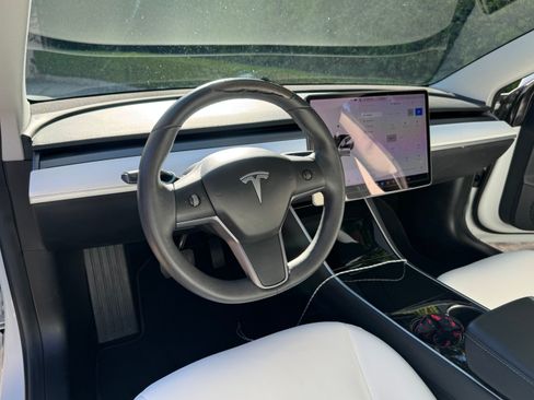 Used 2019 Tesla Model 3 Standard Range Plus image 17