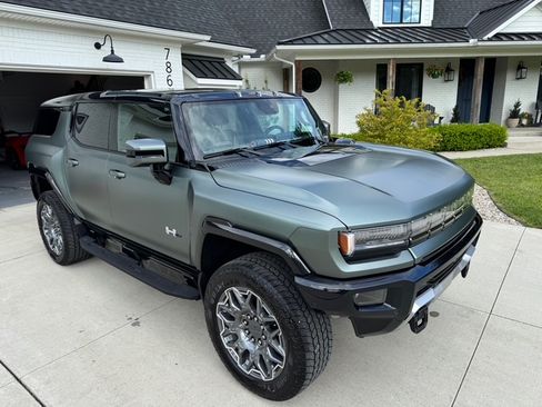 Used 2024 GMC Hummer EV 3X w/ LPO, Illumination Package image 6