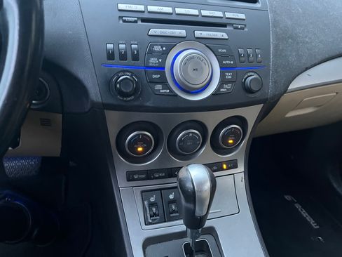 Used 2010 MAZDA MAZDA3 s Grand Touring image 10