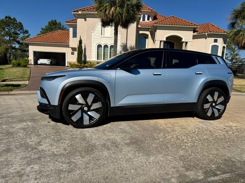 Used 2023 Fisker Ocean One image 2