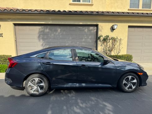 Used 2019 Honda Civic LX image 5