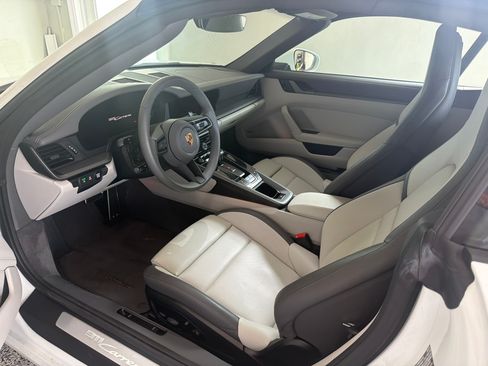 Used 2025 Porsche 911 Carrera RWD image 12