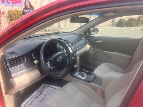 Used 2013 Toyota Camry LE image 12