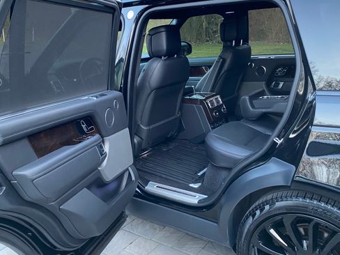 Used 2020 Land Rover Range Rover Long Wheelbase HSE image 9