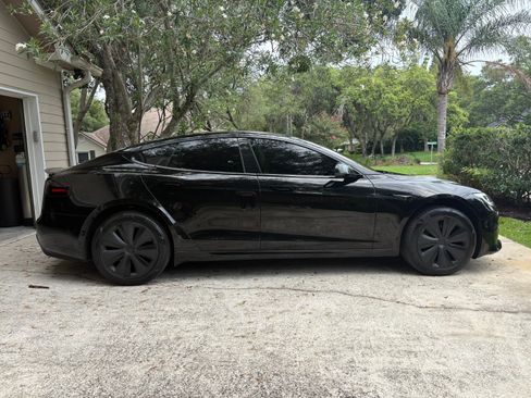 Used 2022 Tesla Model S Plaid AWD/4WD image 7