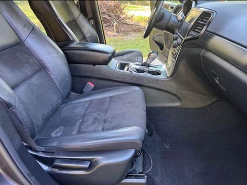 Used 2019 Jeep Grand Cherokee Altitude image 15