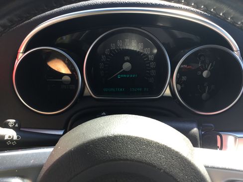 Used 2003 Chevrolet SSR w/ Preferred Equipment Group image 9