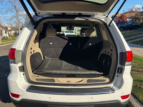 Used 2014 Jeep Grand Cherokee Limited w/ Luxury Group II image 6