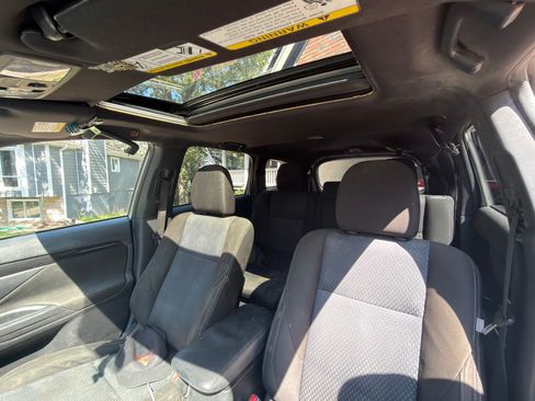 Used 2018 Mitsubishi Outlander LE FWD image 4