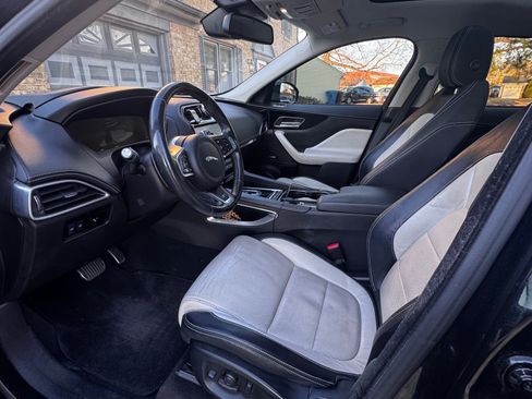 Used 2017 Jaguar F-PACE R-Sport image 13