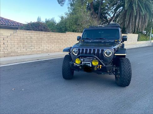 Used 2020 Jeep Wrangler Unlimited Sahara AWD/4WD image 13