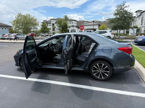 Used 2019 Toyota Corolla LE image 4