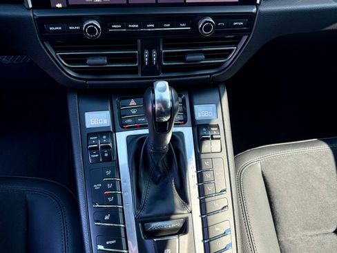 Used 2021 Porsche Macan S image 22