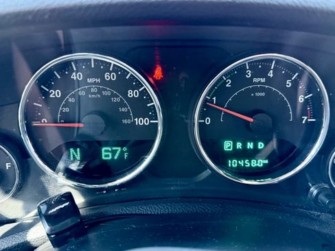 Used 2018 Jeep Wrangler Unlimited Rubicon w/ Cold Weather Group AWD/4WD image 15