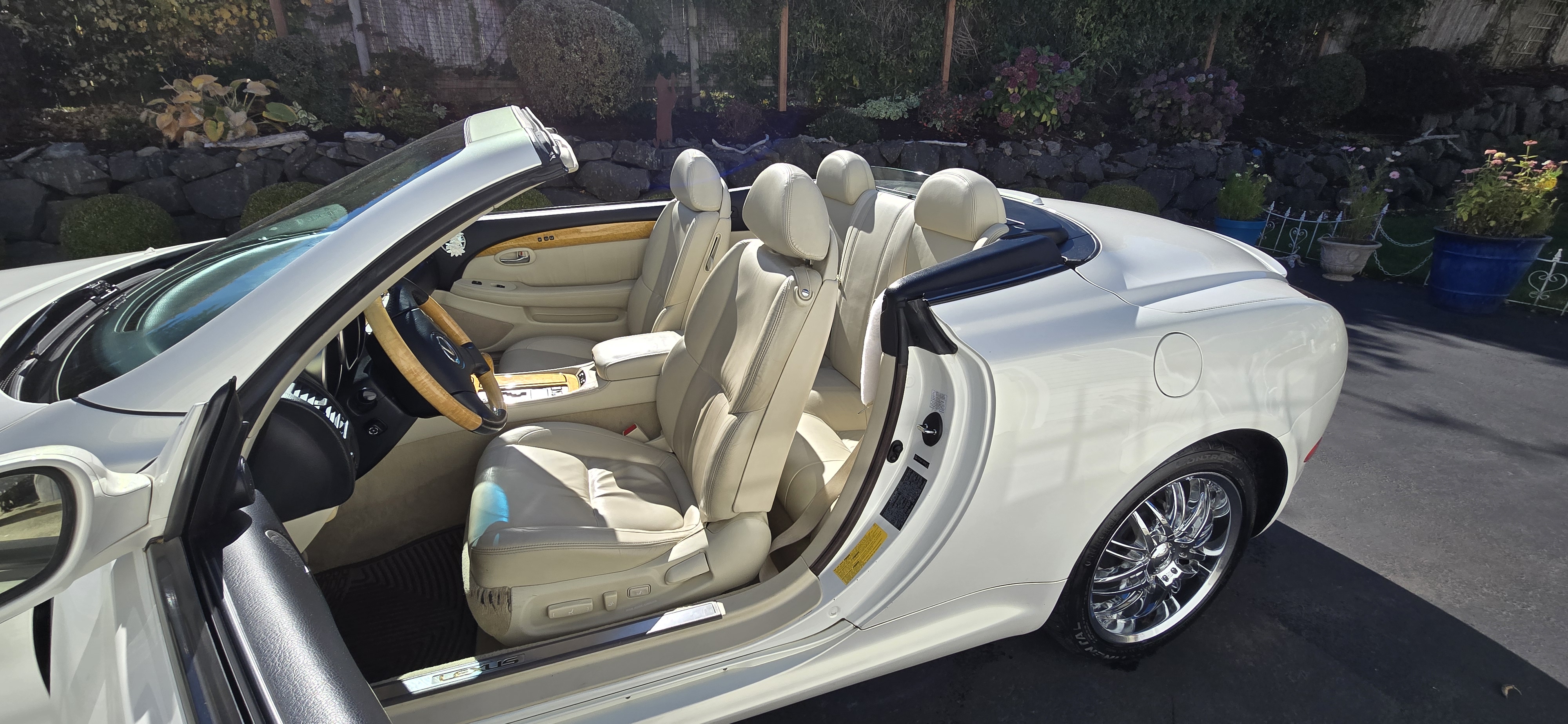 Used 2004 Lexus SC 430 Convertible w/ Preferred Accessory Pkg RWD image 11