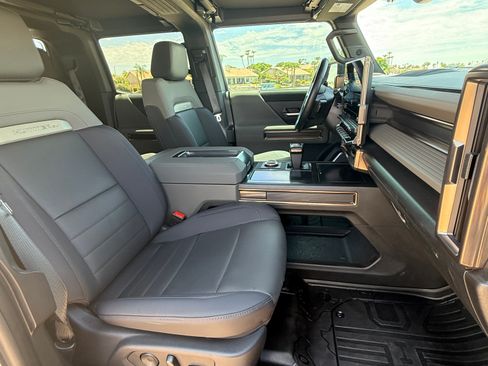 Used 2025 GMC Hummer EV 2X AWD/4WD image 11