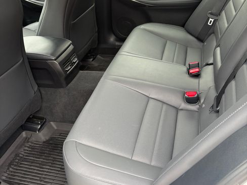 Used 2022 Lexus IS 350 F Sport image 13