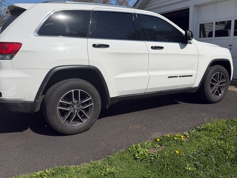 Used 2017 Jeep Grand Cherokee Limited image 20