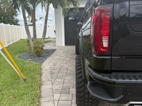 Used 2025 GMC Sierra 1500 Denali w/ Denali Reserve Package image 10